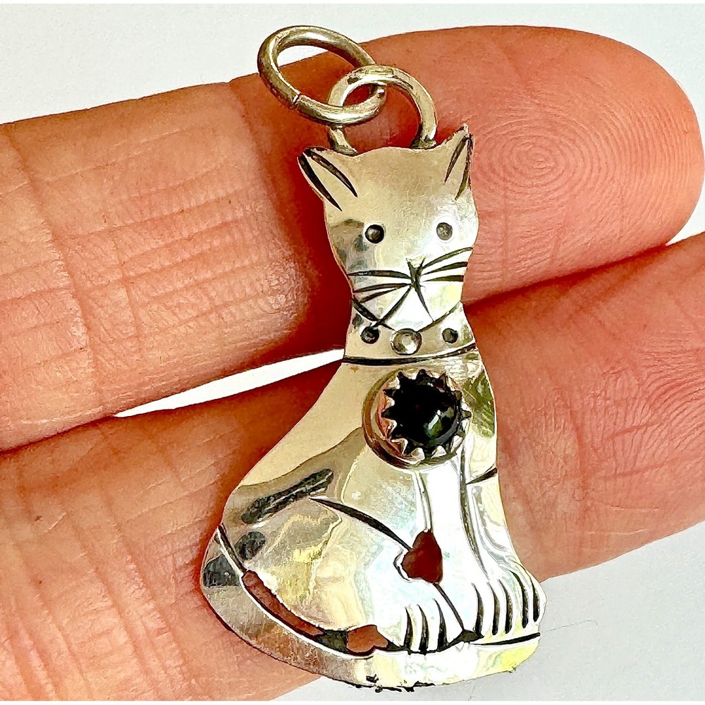Navajo Cat Pendant 1.5in Black Onyx Louise Yazzie Native Amer Sterling Kitty